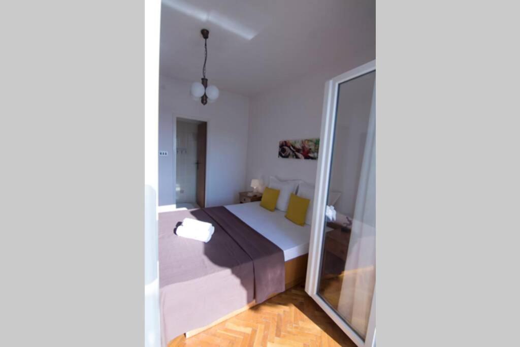 Barbat na Rabu Sea View Room With Kitchen, Balcony&Air Condition מראה חיצוני תמונה